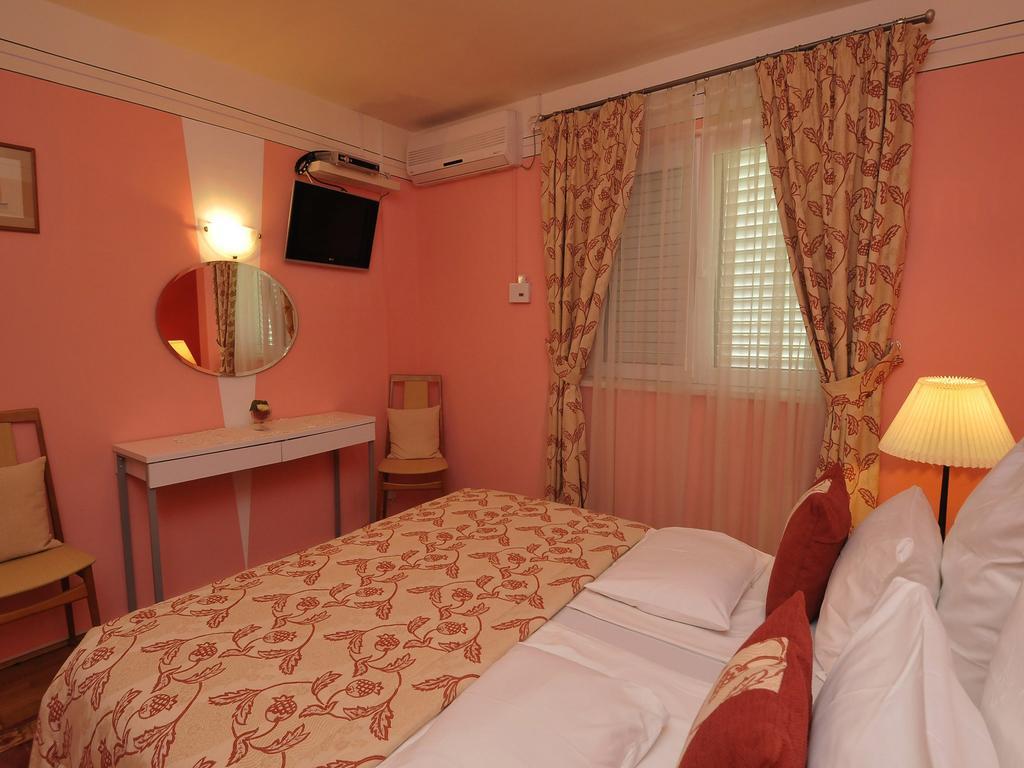 Hotel Haus Am Meer Кавтат Стая снимка